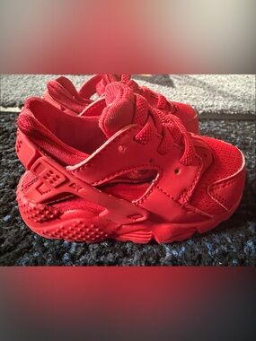 Huarache Nike Kids Red Mesh Sneakers - Lightweight Athletic Shoes